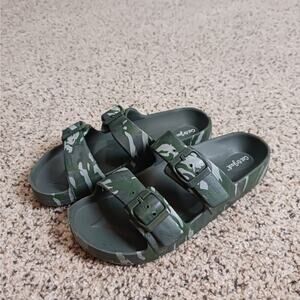 NWOT Cat & Jack Boys Double Strap Sandals Size 2 Green Camo Slip On